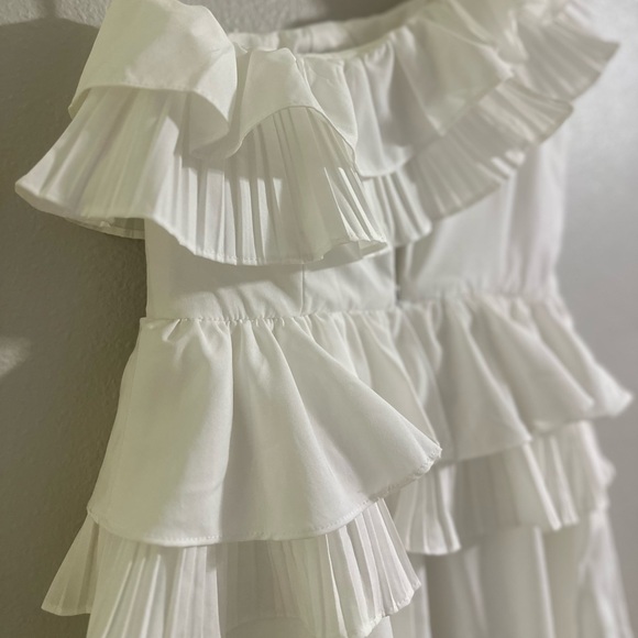 DO+BE White One-Shoulder Ruffle Romper - Picture 12 of 13